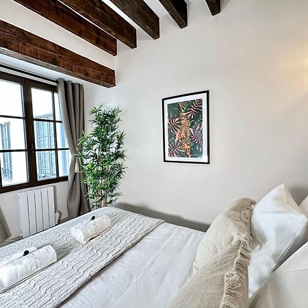 Le Marais' Finest Luxurious Apartment Paris Exterior photo