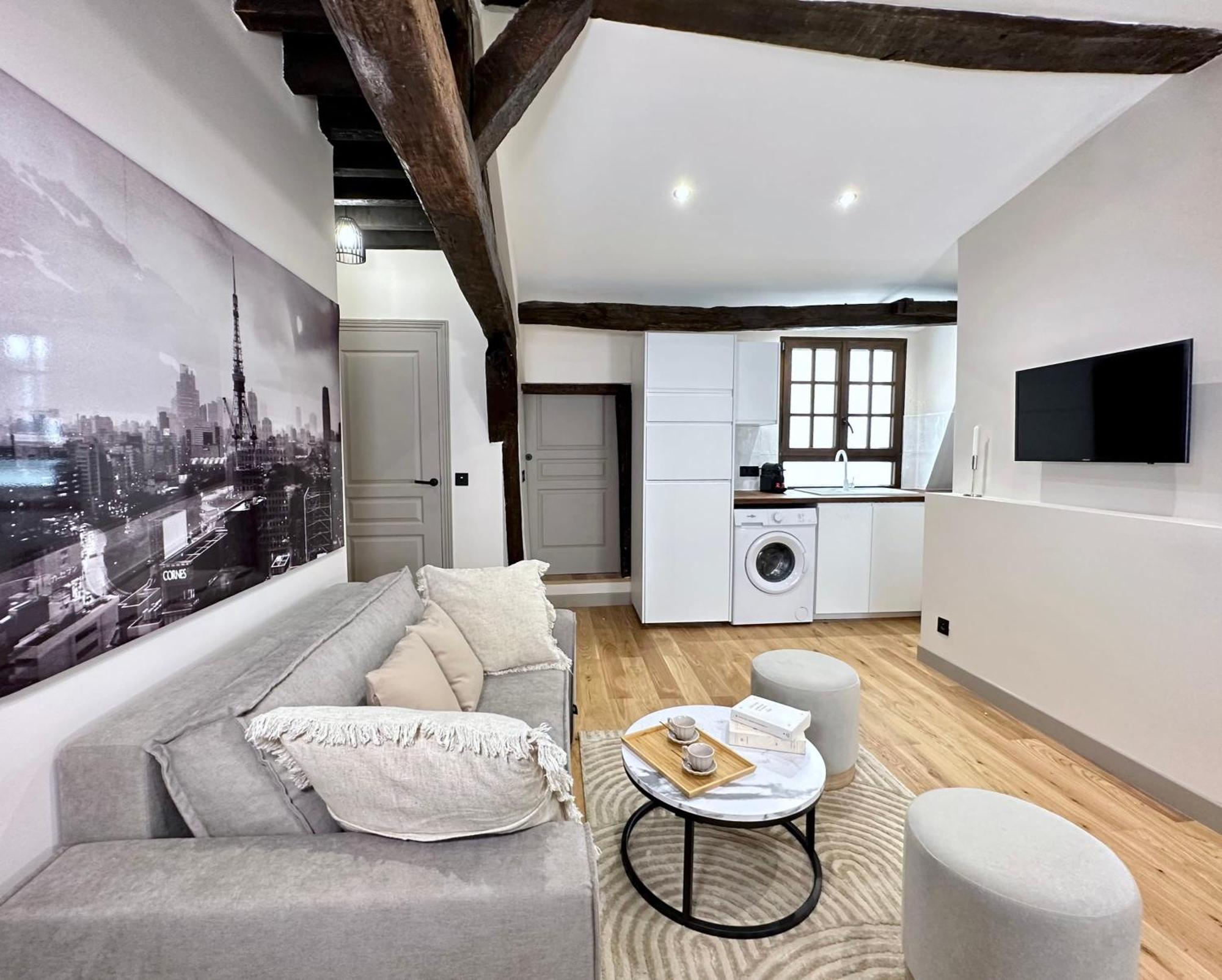 Le Marais' Finest Luxurious Apartment Paris Exterior photo