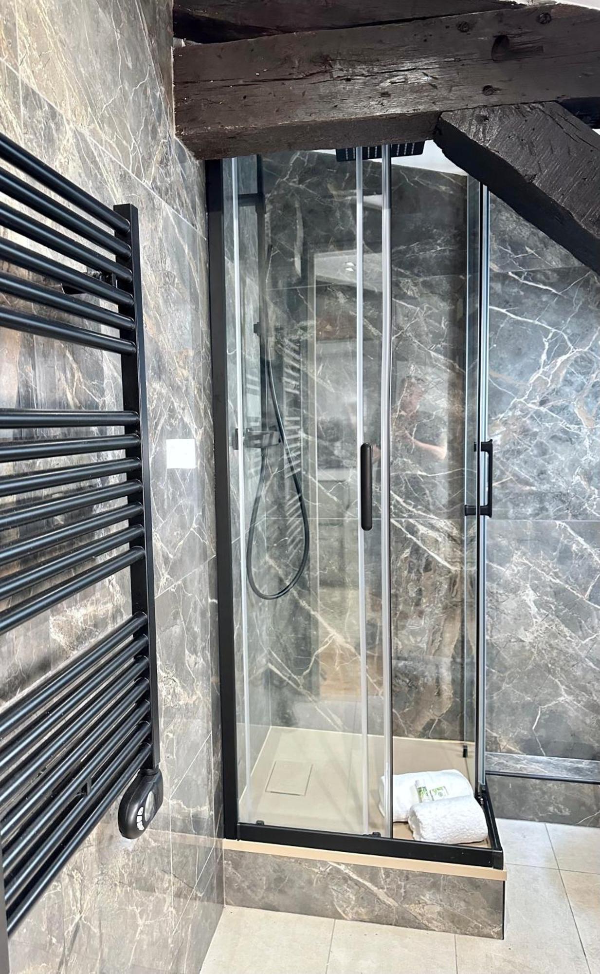 Le Marais' Finest Luxurious Apartment Paris Exterior photo